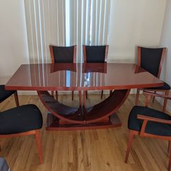 Dining Table And 6 Chairs 
