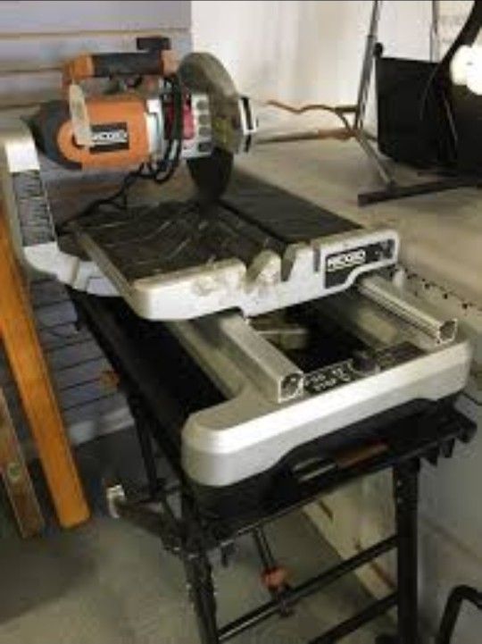 Ridgid 15 Amp 10 in. Wet Tile Saw with Portable Stand, Retail $800!!!!