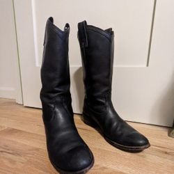 Size 9 Frye Carson Boots in Black