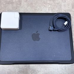 MacBook Pro M3 36gb-512gb SSD - Apple Care Til 27’ Mint Condition 