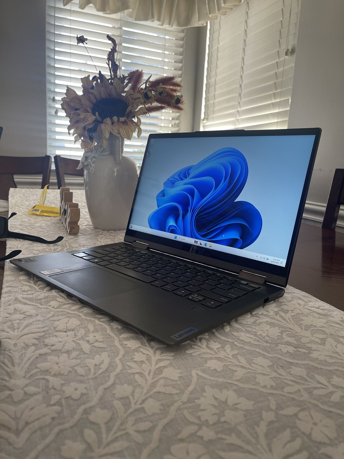 Lenovo Yoga 7 Laptop