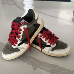 Travis Scott olives Size 1.5Y Used