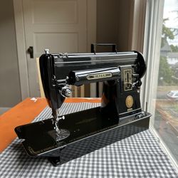 Singer 301A Sewing Machine With Buttonholer