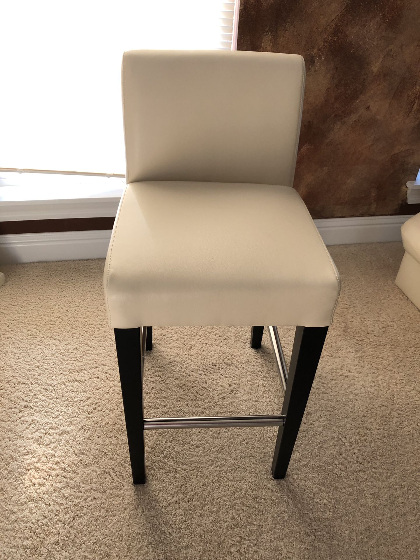 Cream colored leather chair/barstool