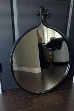 Round Wall Mirror