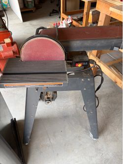 Craftsman 6 inch belt sander and 8 inch disc sander. Great shape. Cleaning out my shop.