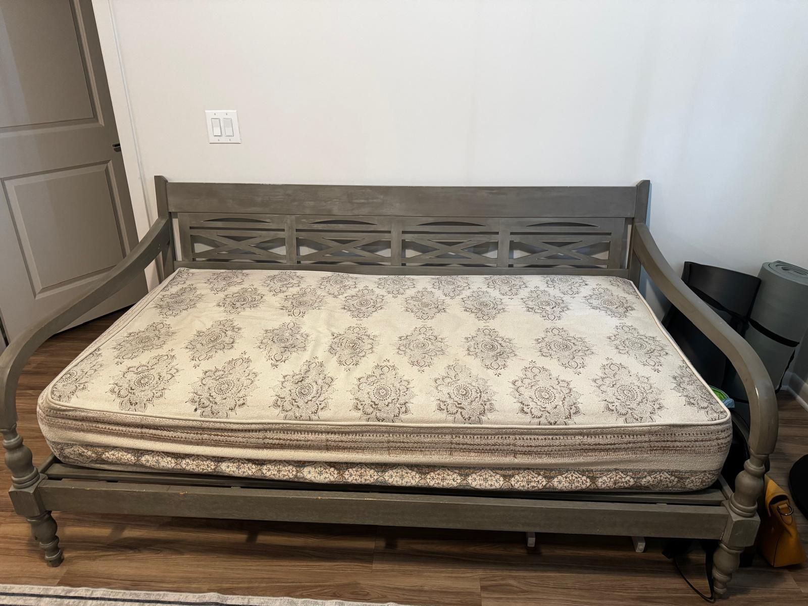 Daybed With Mattress