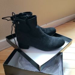 Black Boots With Heel  And Laces Size 2