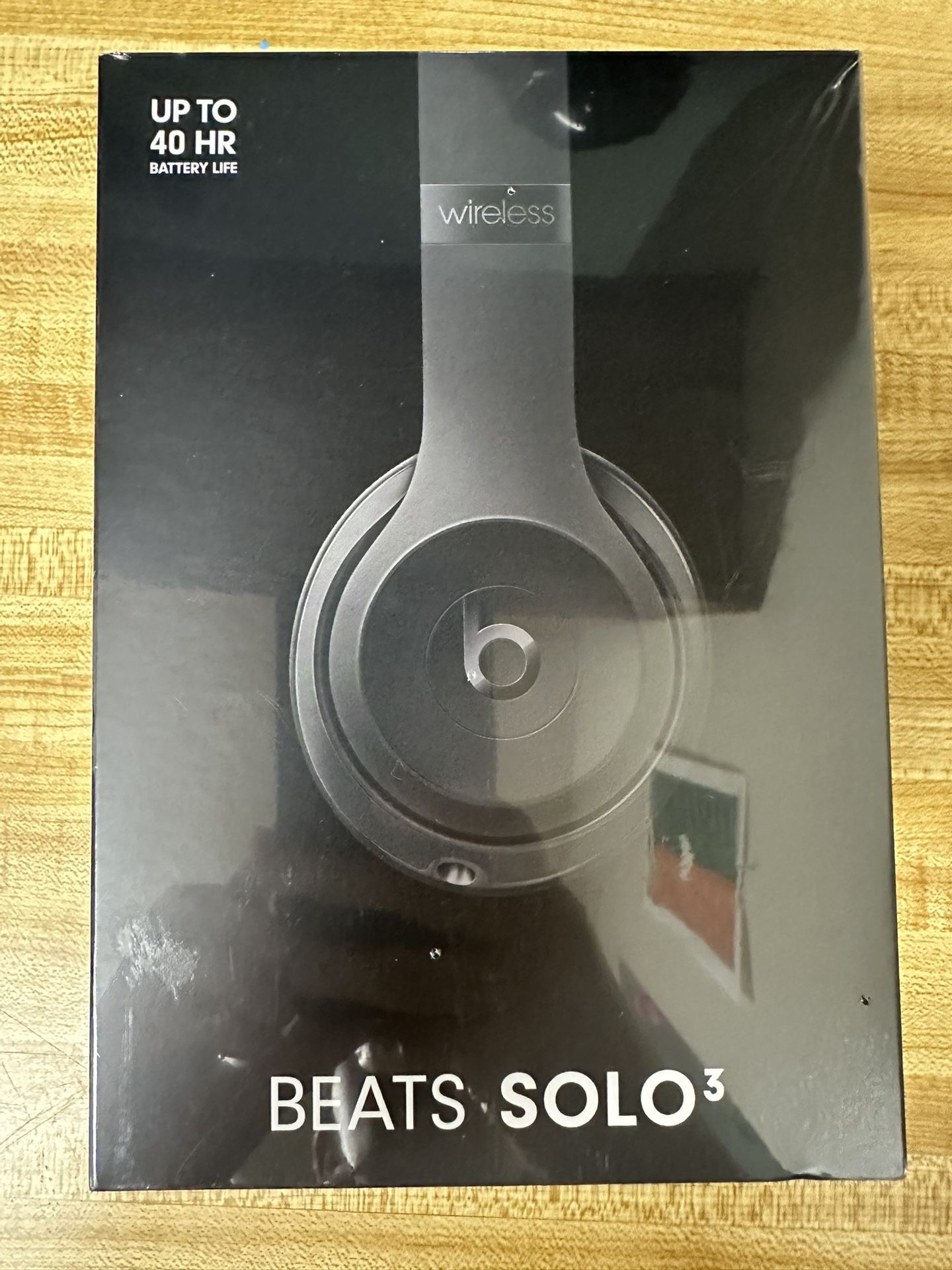 Beats Solo 3  Wireless Bluetooth Headphones With Carrying Case