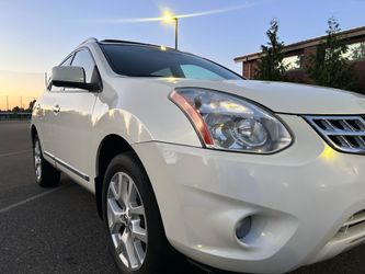 2013 Nissan Rogue SV w/ SL Package