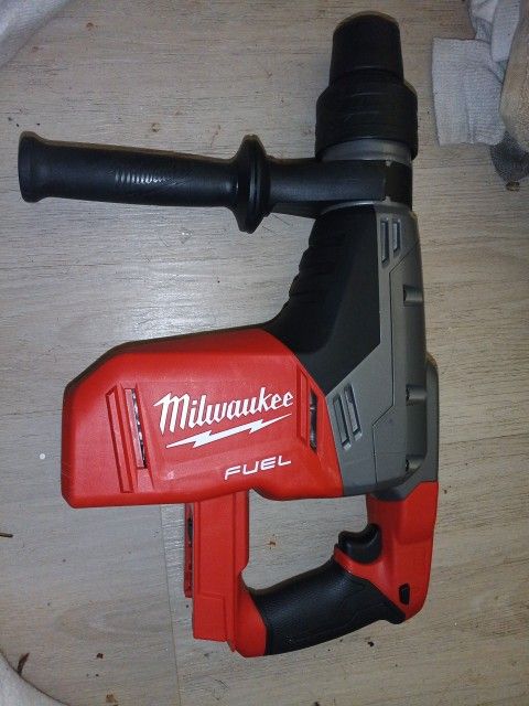 Milwaukee M18 Fuel 1-9/16" Rotary Hammer