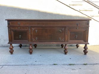 Vintage ornate solid wood sideboard/buffet