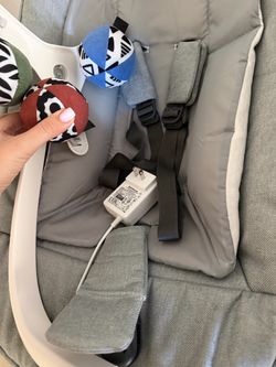 Mamaroo baby swing grey