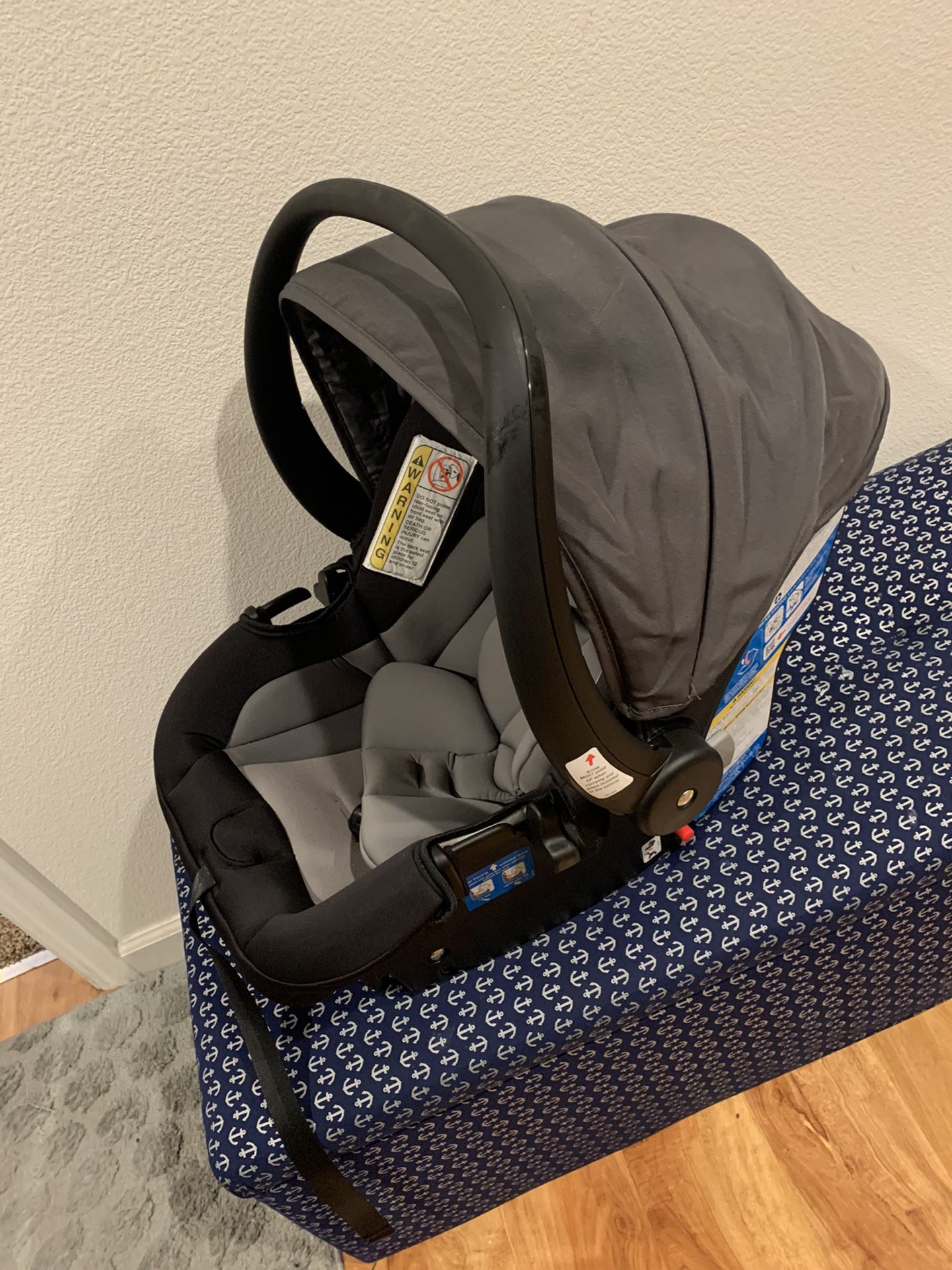 Infant car seat and base