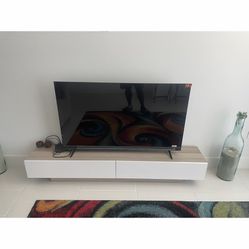 Roku tv And Tv Stand 