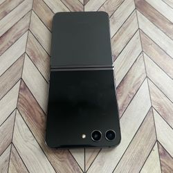 Samsung Z Flip5 (256gb) Unlocked/ Liberado 