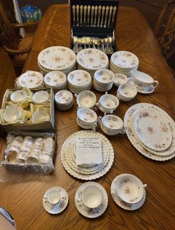 Minon China Set