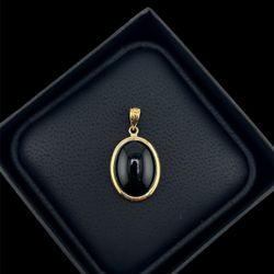 Black Onyx Pendant In 14k Yellow Gold 