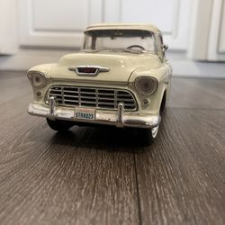 Diecast 1/18 scale ERTL American Muscle 1955 Chevy 3100 Cameo Pick Up Truck missing passenger mirror 