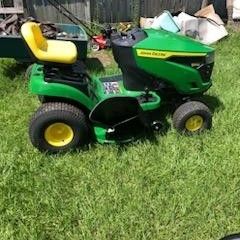 John Deer Riding Mower 17.7 Engine 42" Deck 