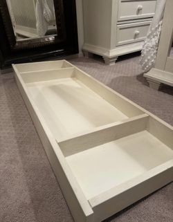 Cottage Cove Changing Topper - Vintage White