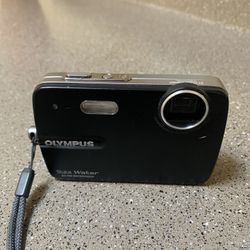 Olympus Stylus Tough 550WP WP 10.0MP Waterproof Digital Camera Black (no Charger)