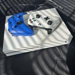Xbox 1S With 2 Controllers