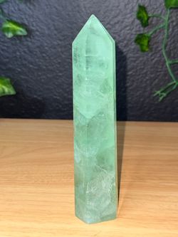 7” UV Reactive Fluorite Crystal Tower