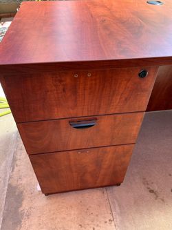 High pressure laminate Mahogany Heavy Duty Commercial Office Desk - 3 Drawers