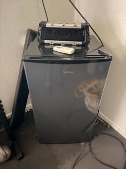 Mini fridge