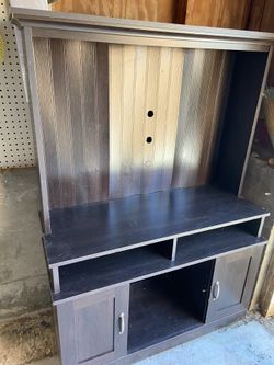 Tv sand and storage 39 wide 28.5 tall