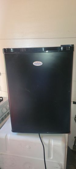 2.5 Cu Ft Mini Fridge