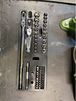 GEARWRENCH 1/4 in. Drive 6-Point SAE/Metric Slim Flex-Head Ratchet and Socket Tool Set (55-Piece)
