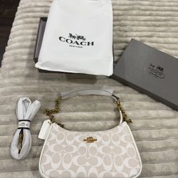 Coach Teri Shoulder Bag In Signature Canvas