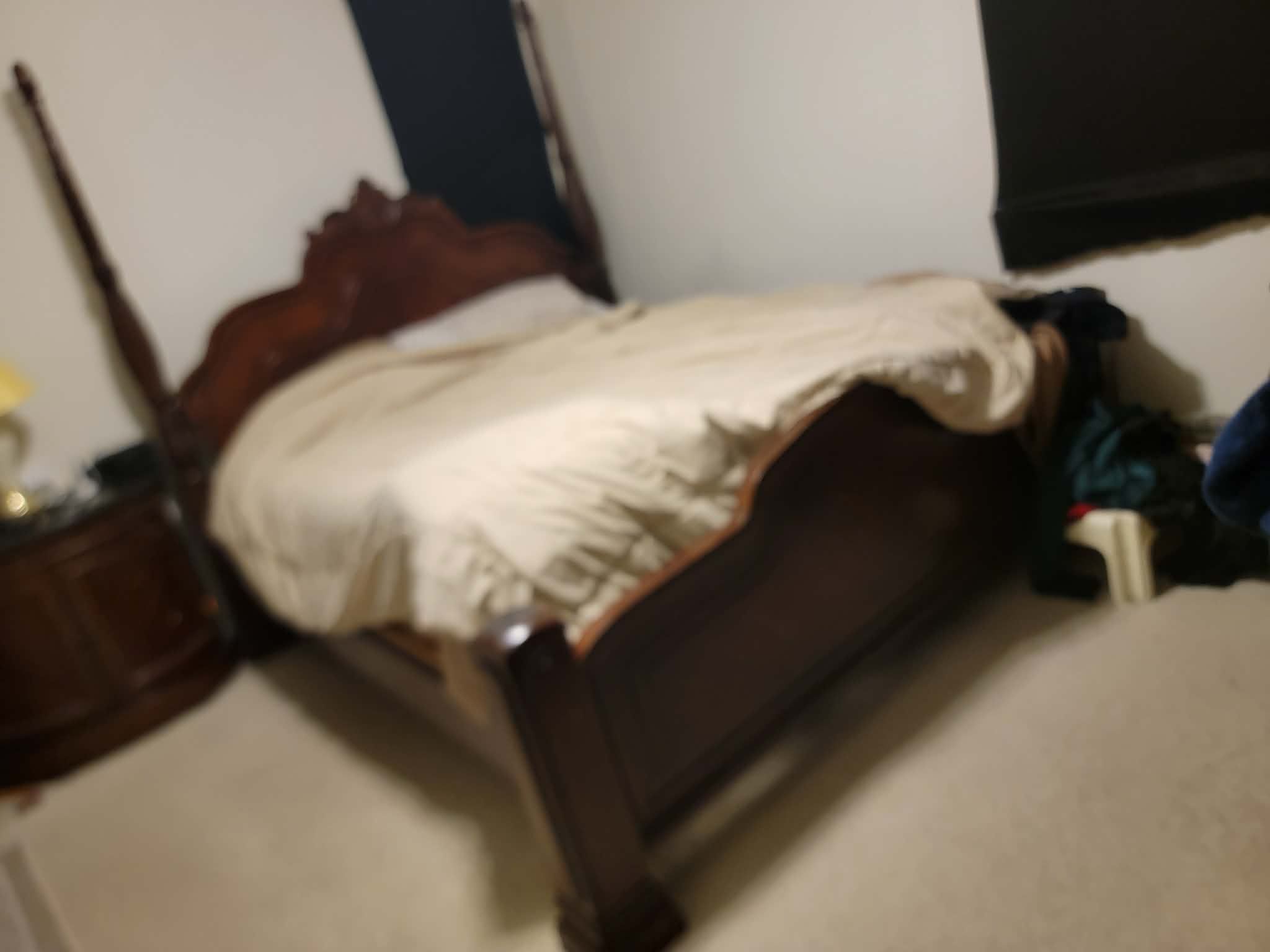 King bed frame And Two Dresser Drawer OBO! Moving Must Go and Pick Up Only In south Sac