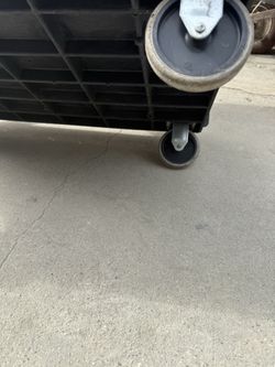 Cart rubber maid