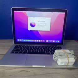 2015 Apple MacBook Air 13 inch / Dual Core i5/ 8 GB / 128GB SSD. MacOS Monetary