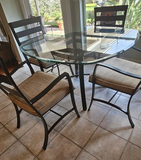 Kitchen Glass Top & 4 Chair Set