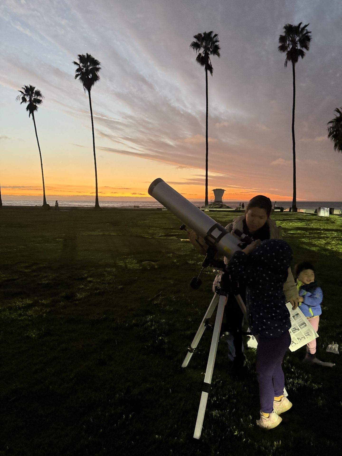 Venturer Telescope with Tripod β Great for Beginners & Families