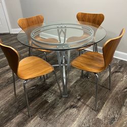 Dining Table Set for 4 – Urgent Sale/ mesa de comedor