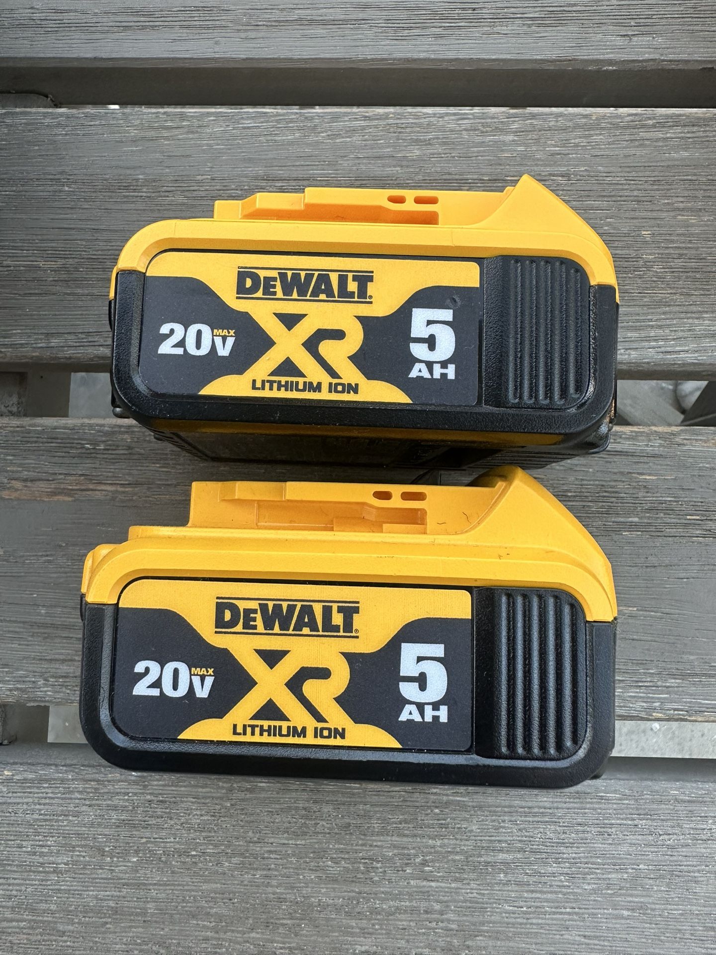 New 20v Dewalt  2. 5 Ah Batteries