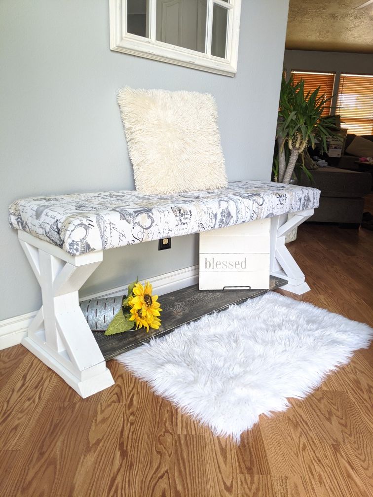 Entryway bench
