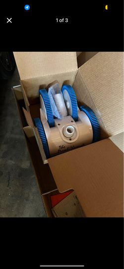 HAYWARD POOL VACCUM (4 WHEELS)