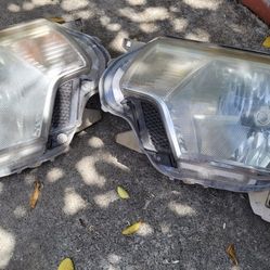 2012 Toyota Tacoma OEM headlights 