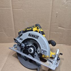 DEWALT 20V MAX XR 7-1/4 in Cordless Circular Saw Tool Only DCS590
