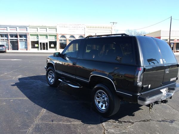 1999 5.7 L VORTEC 350 Chevy Tahoe 2Dr for Sale in Pilot