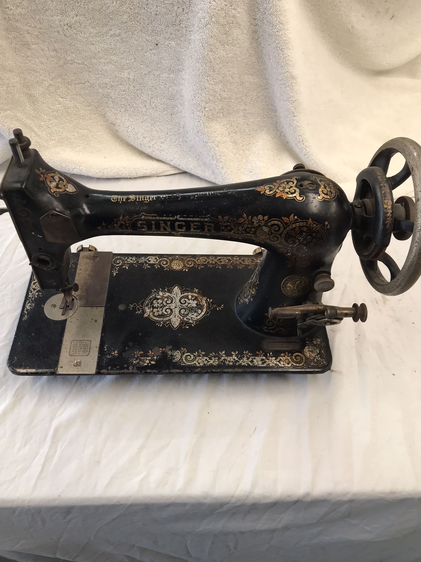 Singer Sewing Machine -made In 1900s