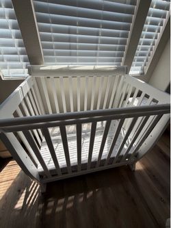 Mini crib