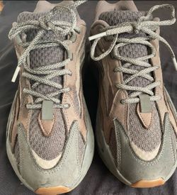 Yeezy boost 700 v2 geode