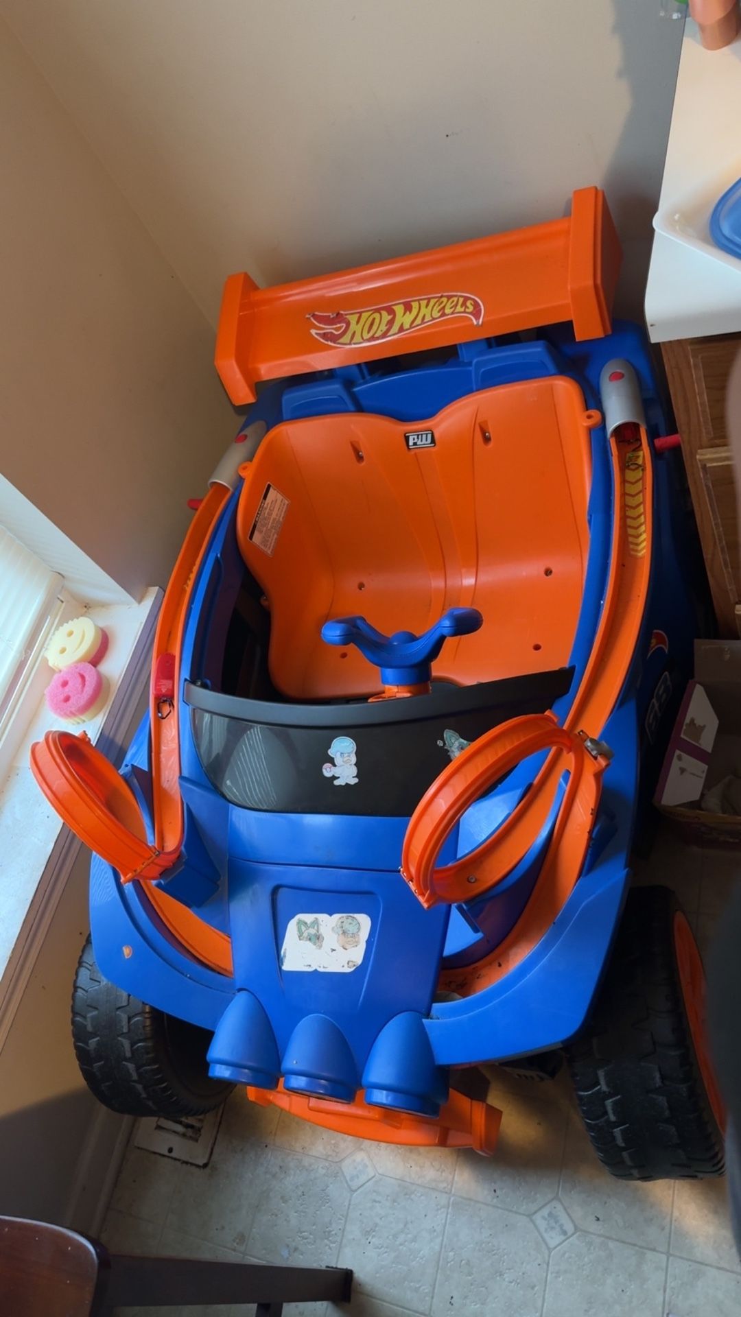 Hot wheels Ride On Toy